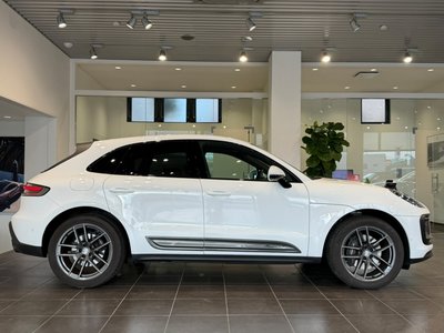 PORSCHE MACAN - 5