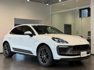 PORSCHE MACAN - 4