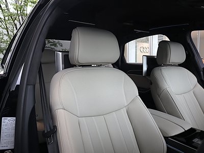 2024 AUDI A8 缩略图 396