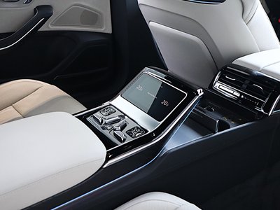 2024 AUDI A8 缩略图 478