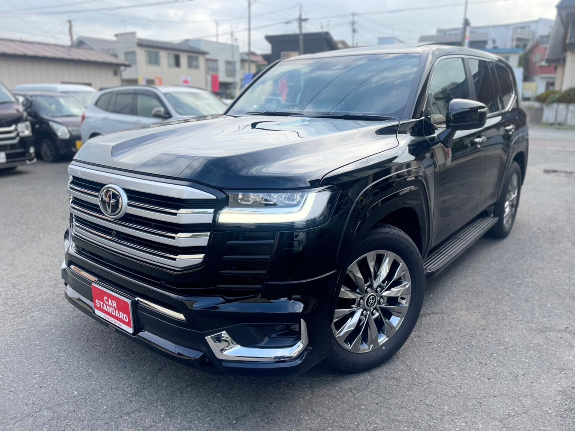 TOYOTA LAND CRUISER 300 - View 1