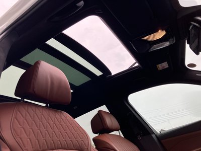 2025 BMW X7 — фото 9