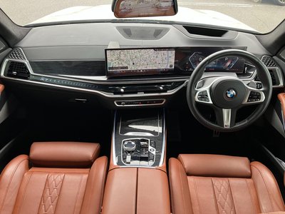 2025 BMW X7 thumbnail 14