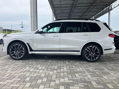 2025 BMW X7 — фото 3
