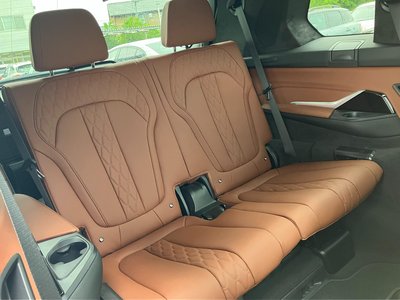 2025 BMW X7 thumbnail 48