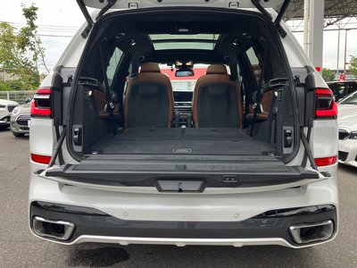 2025 BMW X7 thumbnail 50
