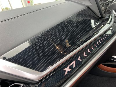 2025 BMW X7 thumbnail 39