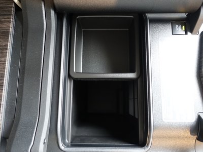 TOYOTA LAND CRUISER 300 - 3