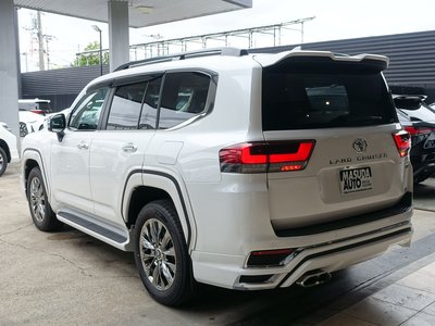 TOYOTA LAND CRUISER 300 - 7