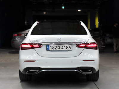 MERCEDES-BENZ E-CLASS - 2