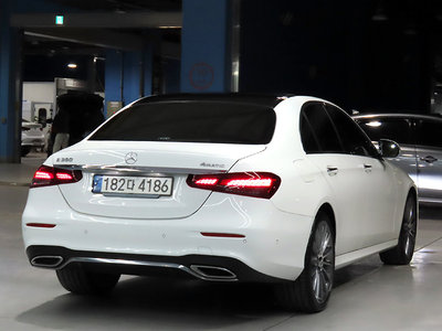 MERCEDES-BENZ E-CLASS - 3