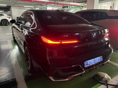 BMW I7 - 6