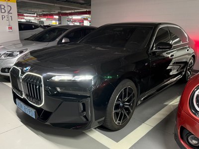 BMW I7 - 5