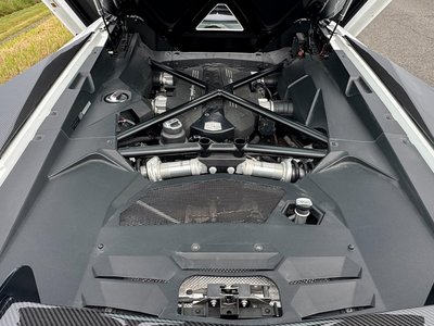 LAMBORGHINI AVENTADOR ROADSTER - 9