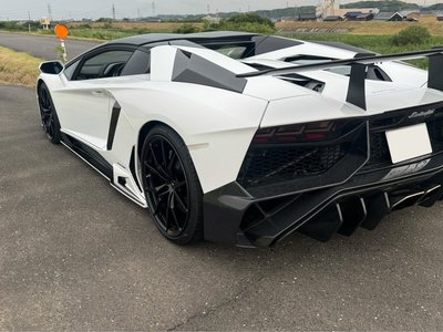 LAMBORGHINI AVENTADOR ROADSTER - 4