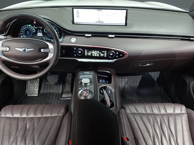 صورة 5 لـ 2021 Genesis GV70