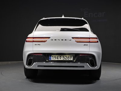 صورة 4 لـ 2021 Genesis GV70