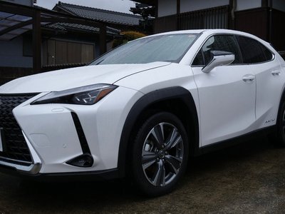 LEXUS UX - 1