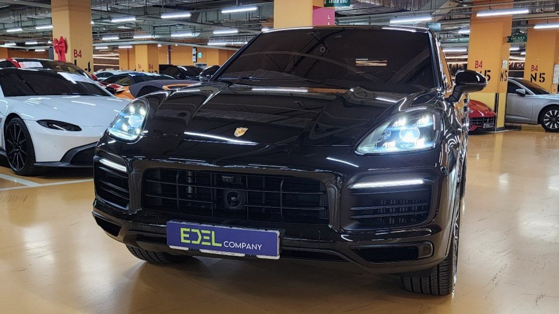 PORSCHE CAYENNE - View 1