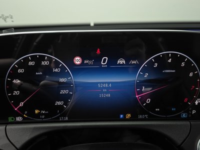 MERCEDES-BENZ E-CLASS - 8