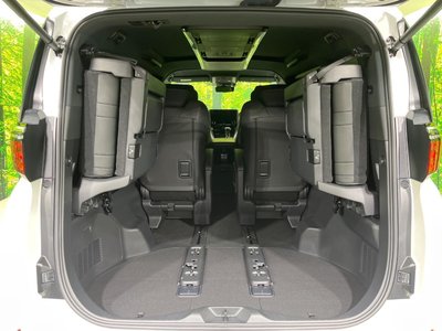 2025 Toyota ALPHARD — миниатюра 11