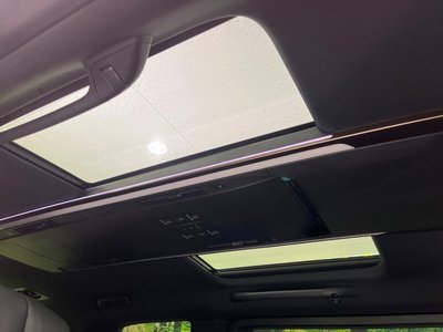 2025 Toyota ALPHARD — фото 4