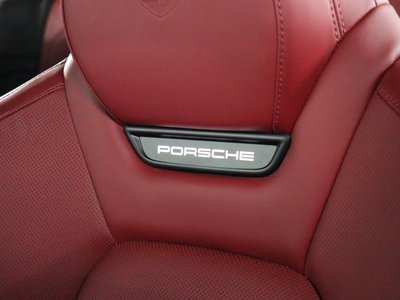 PORSCHE MACAN - 9