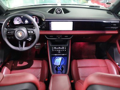 PORSCHE MACAN - 7