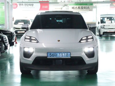 PORSCHE MACAN - 5