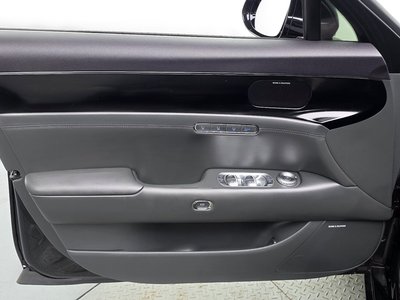 2025 Genesis G90 (RS4) thumbnail 14