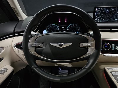 2023 Genesis GV70 — миниатюра 13