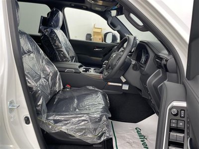 2026 Toyota LAND CRUISER 300 缩略图 19