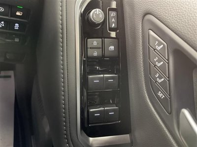 2026 Toyota LAND CRUISER 300 缩略图 11