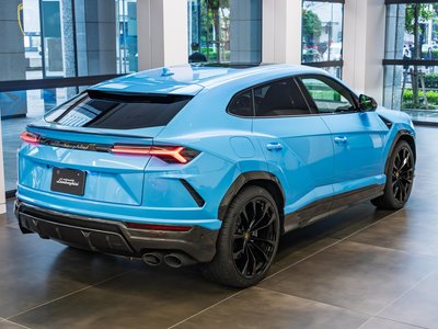 LAMBORGHINI URUS - 6