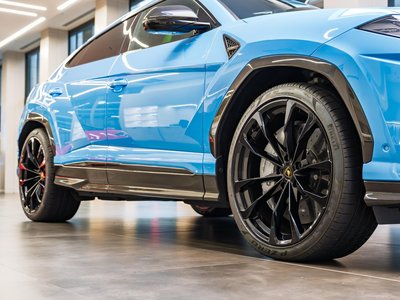 LAMBORGHINI URUS - 10