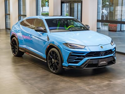 LAMBORGHINI URUS - 1