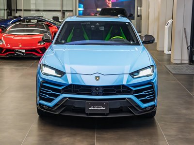 LAMBORGHINI URUS - 4