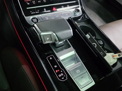 AUDI A8 - 9