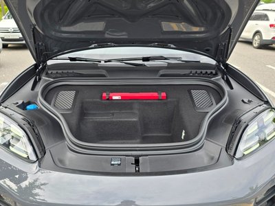 صورة 7 لـ 2025 Porsche MACAN