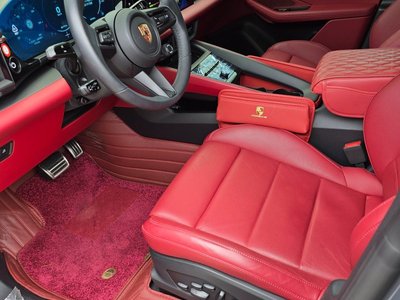 صورة 10 لـ 2025 Porsche MACAN