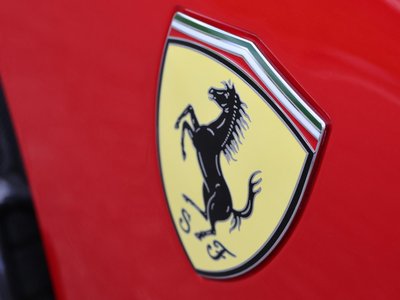 2025 Ferrari PUROSANGUE — миниатюра 26