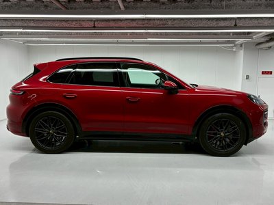 2024 Porsche CAYENNE thumbnail 11
