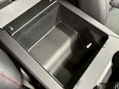 2024 Porsche CAYENNE thumbnail 43