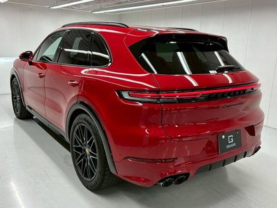 2024 Porsche CAYENNE thumbnail 16