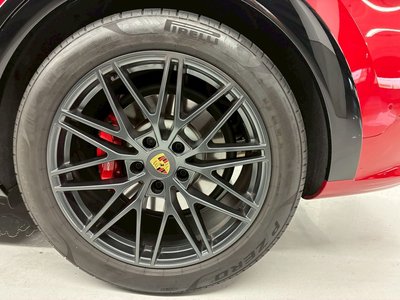 2024 Porsche CAYENNE thumbnail 19