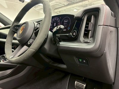 2024 Porsche CAYENNE thumbnail 29