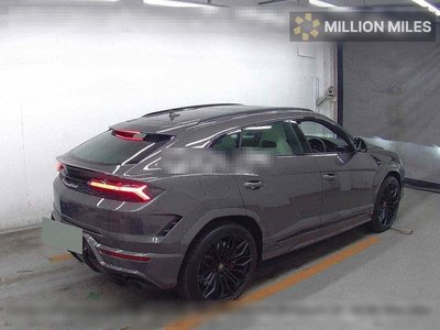 LAMBORGHINI URUS - 5