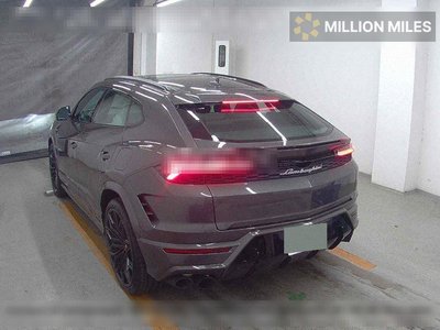 LAMBORGHINI URUS - 2