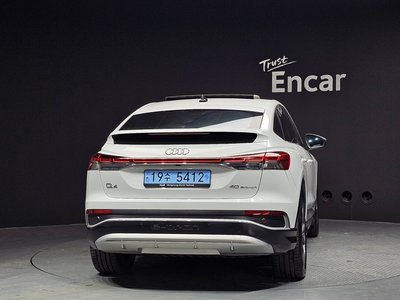 AUDI Q4 E-TRON - 3