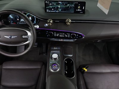 صورة 5 لـ 2022 Genesis GV70